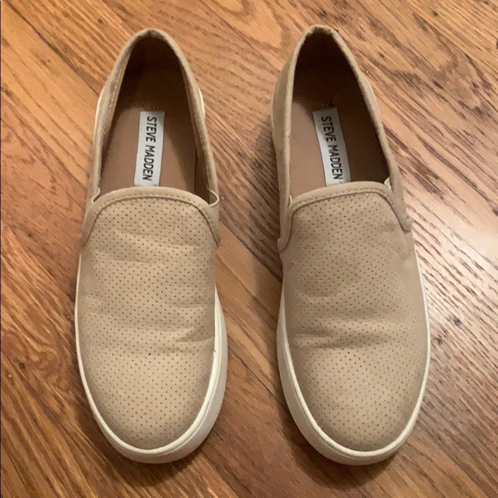 Steve Madden Gracy flat casual sneakers in sand